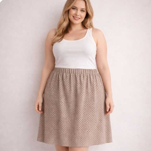 Penningtons | Plus Soft Taupe Waffle Knit Skirt Knee Length Pockets - Picture 2 of 9
